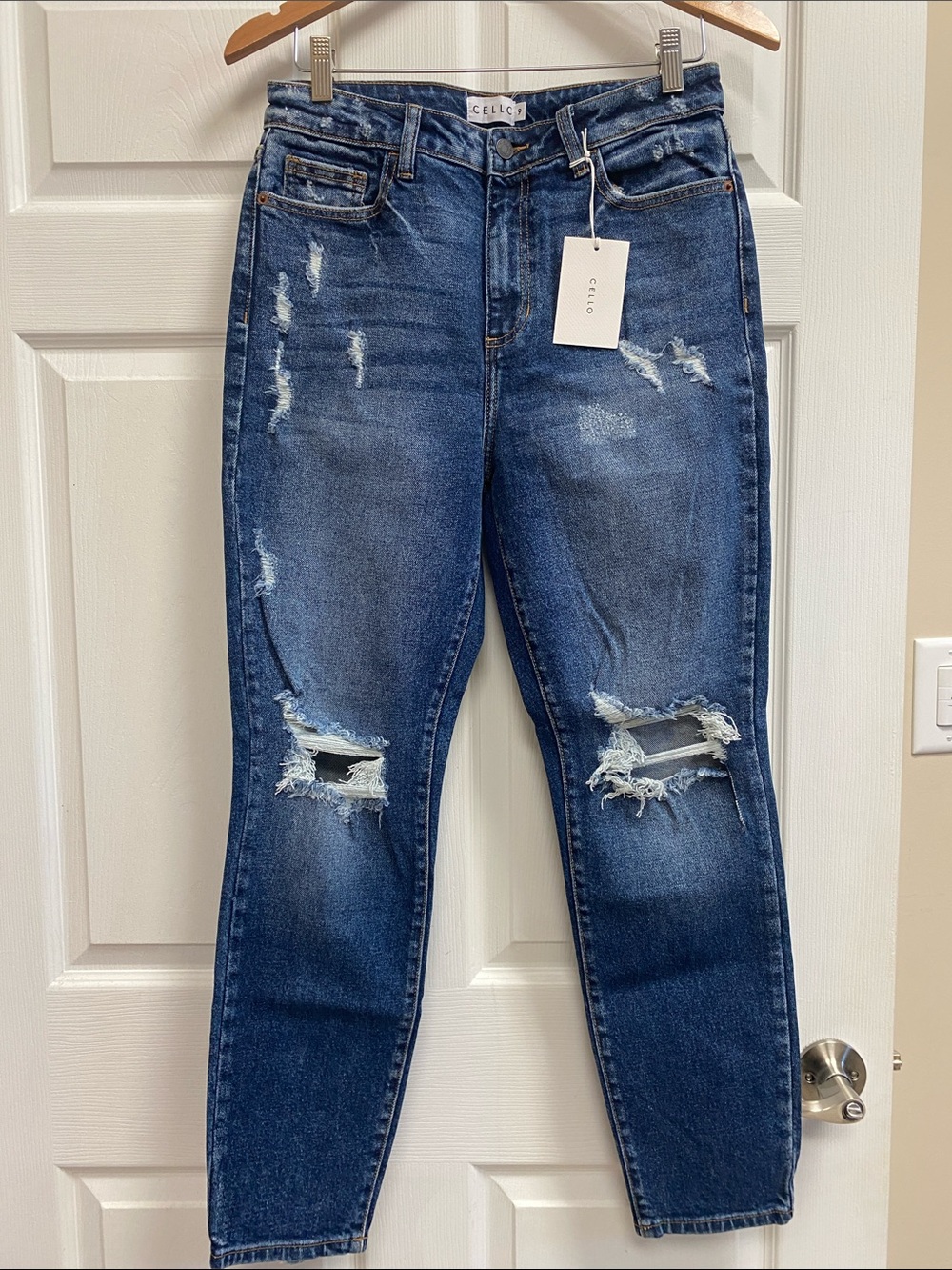 Cello Size 9 Distressed High Rise Mom Jean